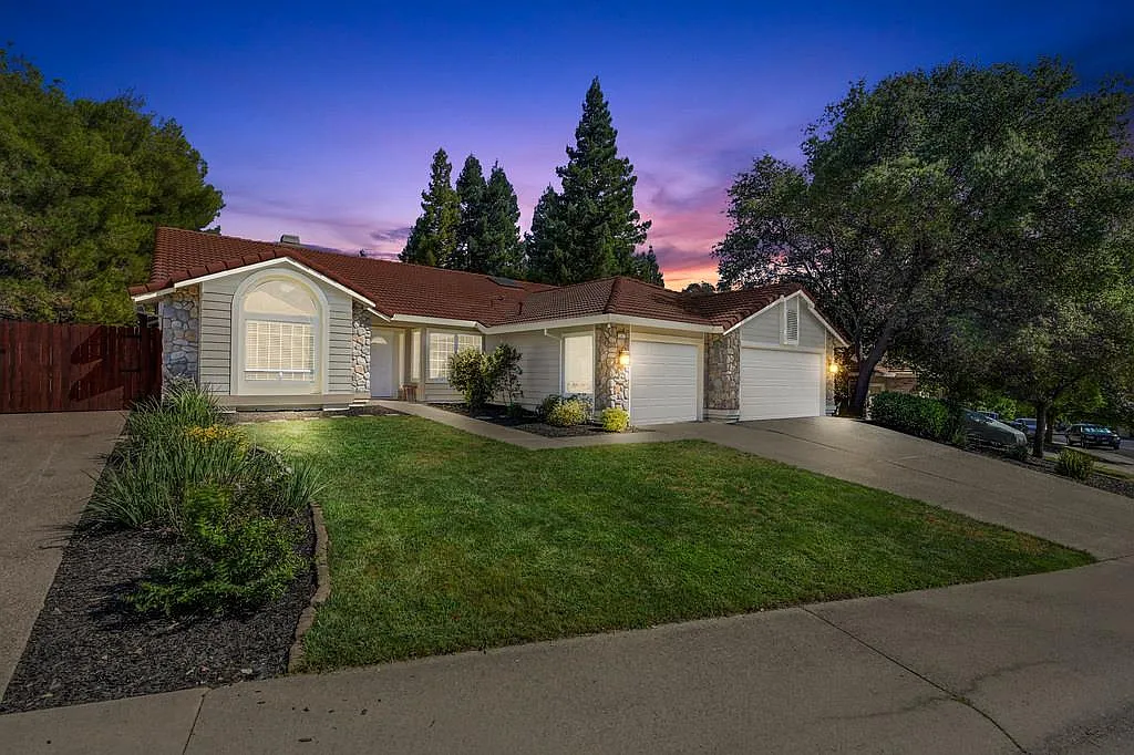 242 Briggs Ranch Dr photo 1
