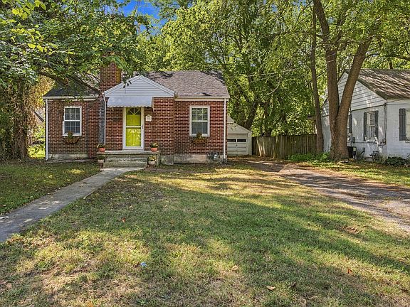5th image of 1858 E Grand Street