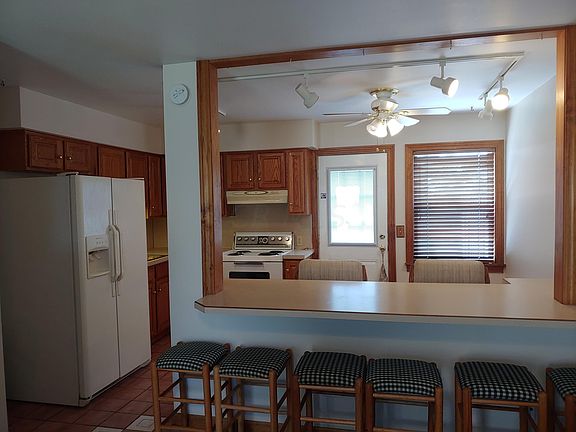 4th image of 5762 Pine Tree St W APT H