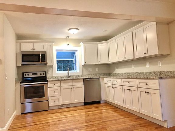 2nd image of 41 Wallwind Dr