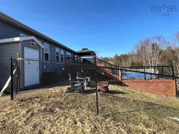 60 Kristin Ct, Mira Road, NS B1M 1C5
