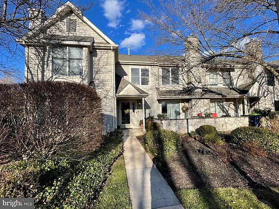 5th image of 1313 Bradford Ct