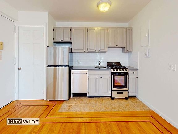 2nd image of 30 Charlton St APT 6F