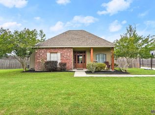 29413 White Oak St, Livingston, LA 70754