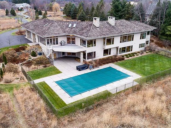 4th image of 4563 McDonald Drive Overlook N