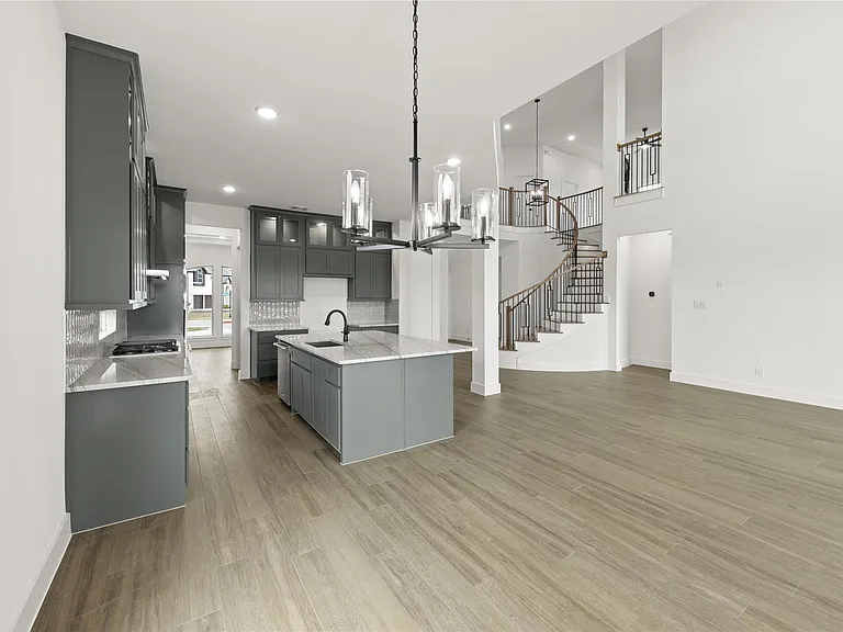 1320 Villanova Ln — Photo 10