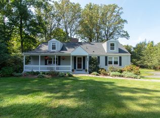 868 Bayberry Ln, Orange, CT 06477