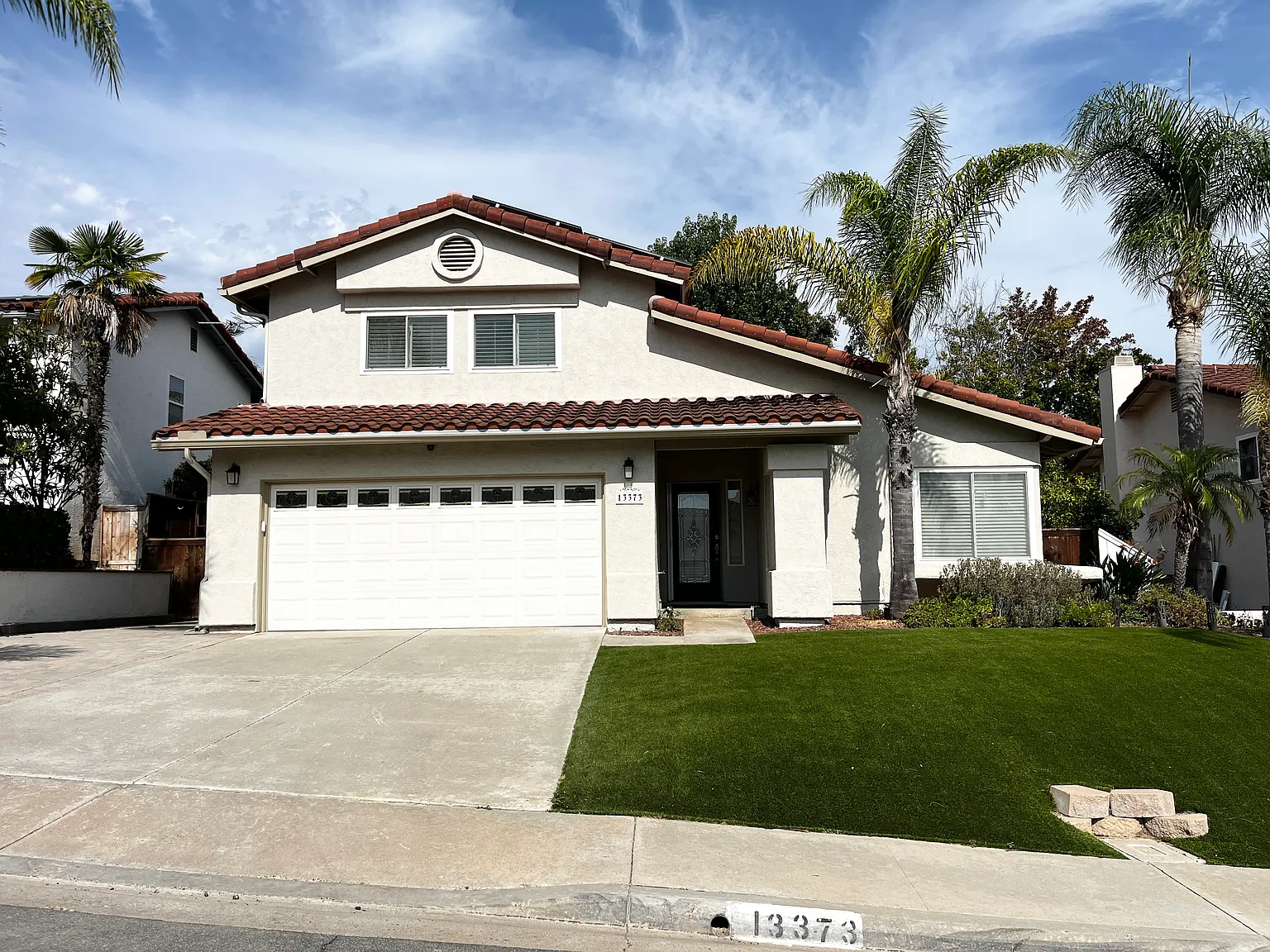 4 bed, 2.5 bath, 2135 sqft, $5,000 — Photo 1