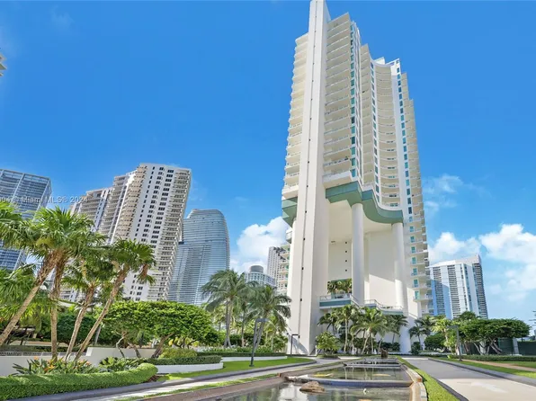 900 Brickell Key Blvd APT 403, Miami, FL 33131