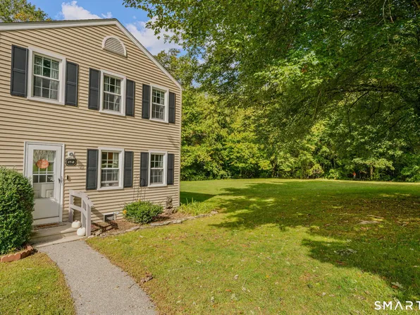 17 Lakeside Drive #R, Ledyard, CT 06339