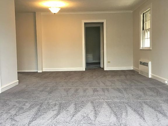 4th image of 6823 W Devon Ave Floor 2