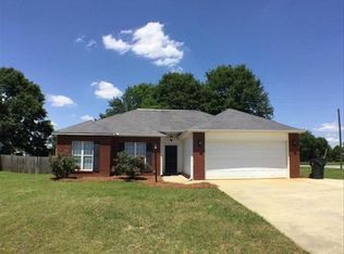 100 Links View Ct, Bonaire, GA 31005