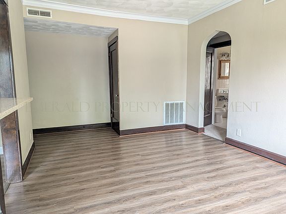 4th image of 1422 E State St #3