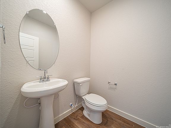 4th image of 739 Bellamy Drive