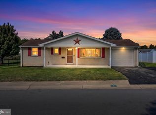 11 Mayfield St, Dover, PA 17315