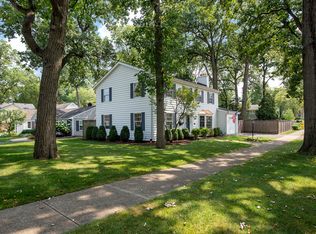 131 S Winston Rd, Lake Forest, IL 60045