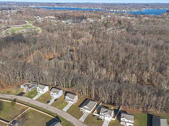 4th image of 596 Waters Way