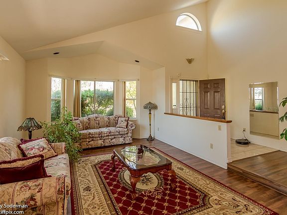5th image of 4065 River Woods Dr