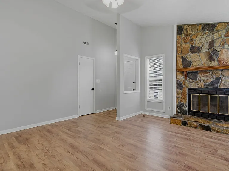 6984 Timberwood Dr — Photo 16