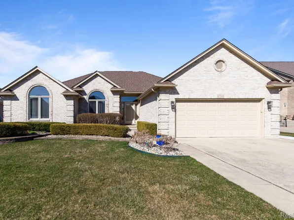 47209 Rockwood Dr, Macomb, MI 48044