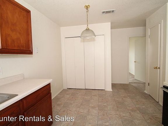 5th image of 1714 Benttree Dr APT C