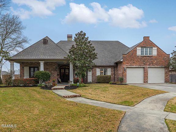 2nd image of 104 Meadow Wood Ln