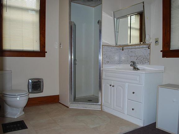 5th image of 331 Erie St