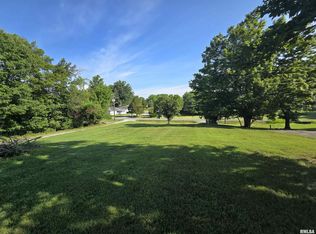 903 E Grand Ave, Carterville, IL 62918