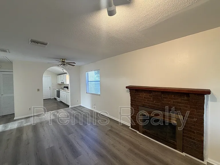 1319 Georgia Ave — Photo 4