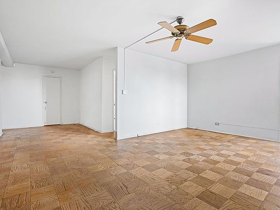 3rd image of 210 Broadway Unit J1804