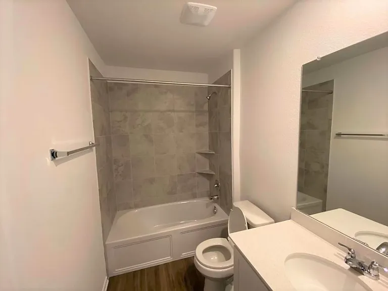 330 Gresham — Photo 17