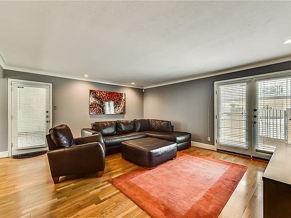 4th image of 5931 E University Blvd #122