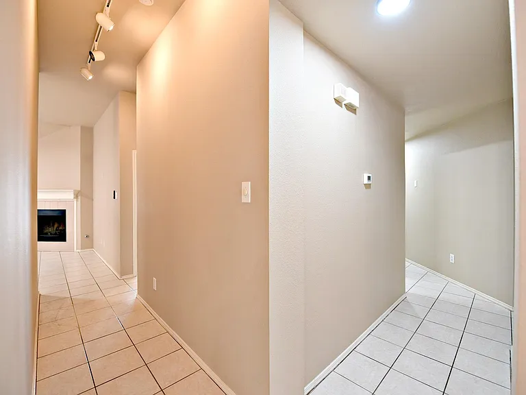 3924 Newland Dr — Photo 13
