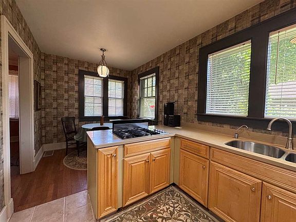 3rd image of 2109 E Main St