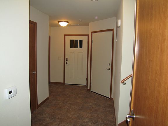 4th image of 231 S Sawyer St Unit 04