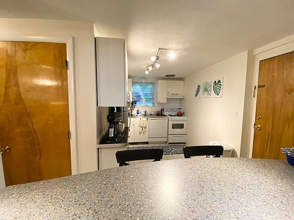 5th image of 33 Mullin Ave APT 5