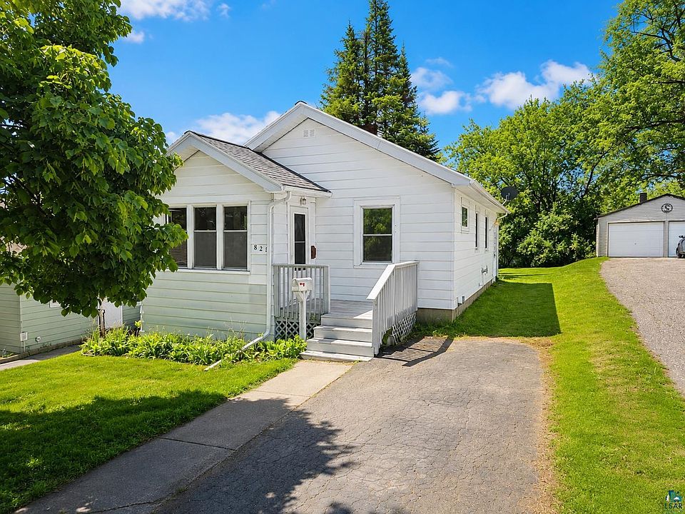 1st image of 829 Dickerman Ave