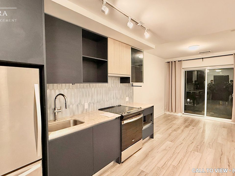 1st image of 405 Dundas St W #516