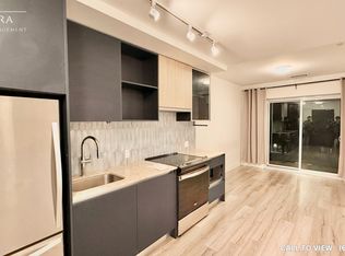 405 Dundas St W #516, Oakville, ON L6M4M2