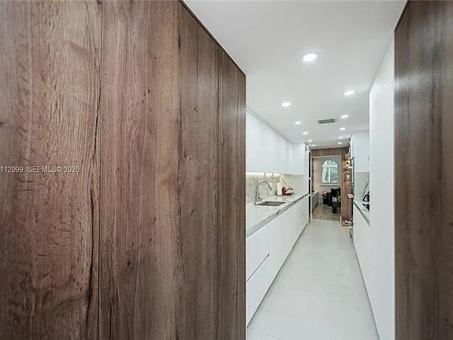 4 bed, 3.5 bath, 2866 sqft, $12,500 — Photo 4