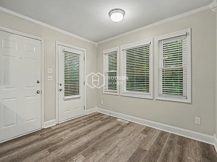 2802 Cross Tie Ln — Photo 4
