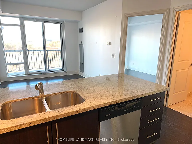 131 Upper Duke Cres #410 — Photo 7