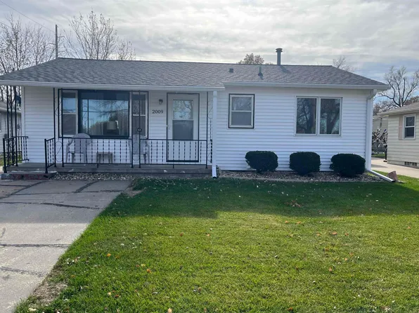 2009 W 9th St, Hastings, NE 68901