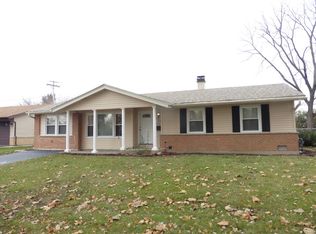 788 Penrith Ave, Elk Grove Village, IL 60007