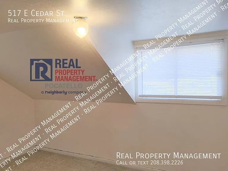 517 E Cedar St — Photo 12