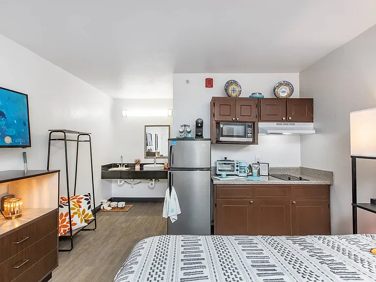 Skytop Studio Lofts — Photo 25