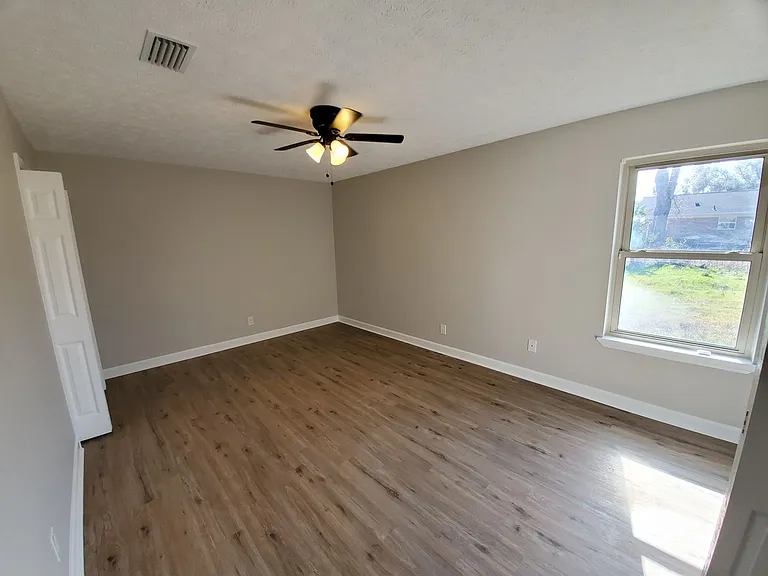 211 Sukoshi Dr — Photo 10
