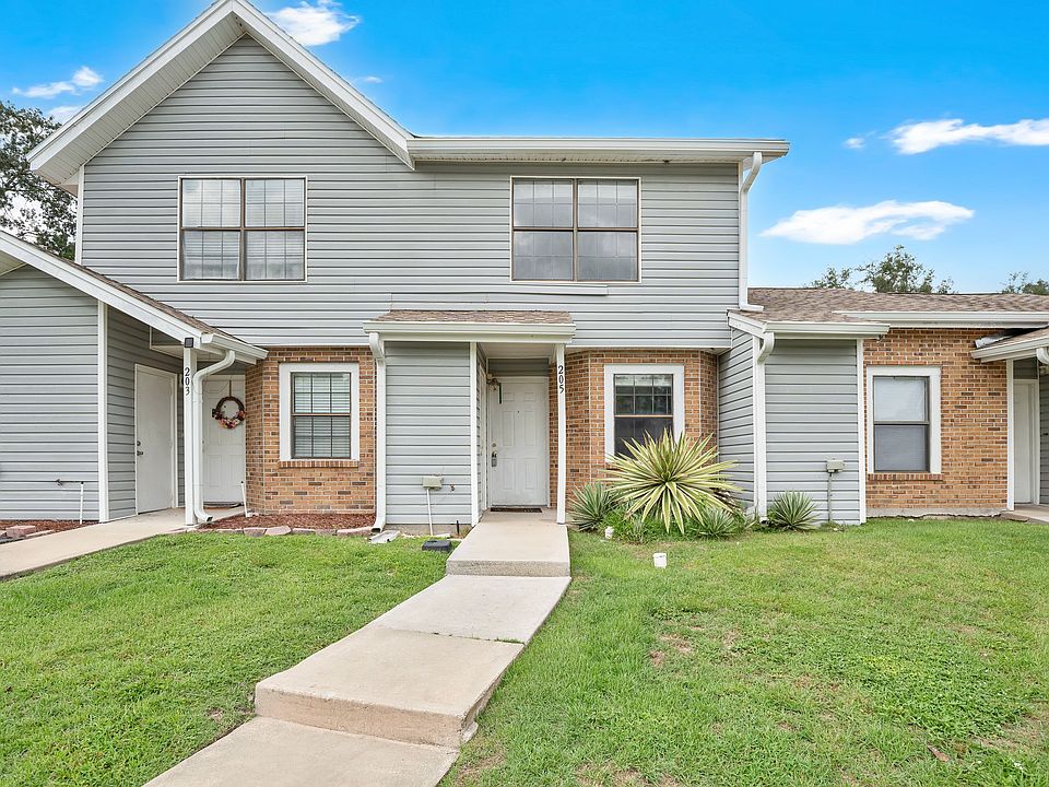 1st image of 205 Arbor Cir #1