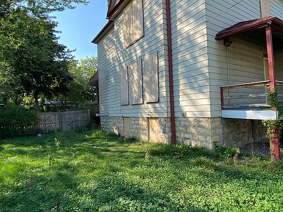 2nd image of 616 S Oak Park Ave