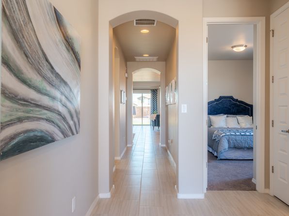 4678 Manzano Peak St, Los Lunas, NM 87031